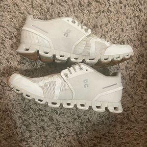 White/Cream OnRunning OnCloud Sneakers Size 7 1/2